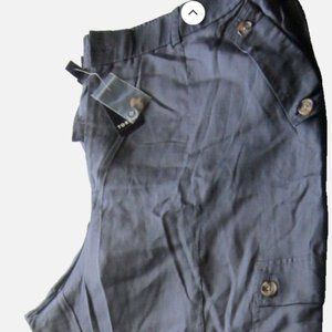 New NWT Torrid Relaxed Fit Taper Studio Linen High Rise Cargo Pant Size 24 Short
